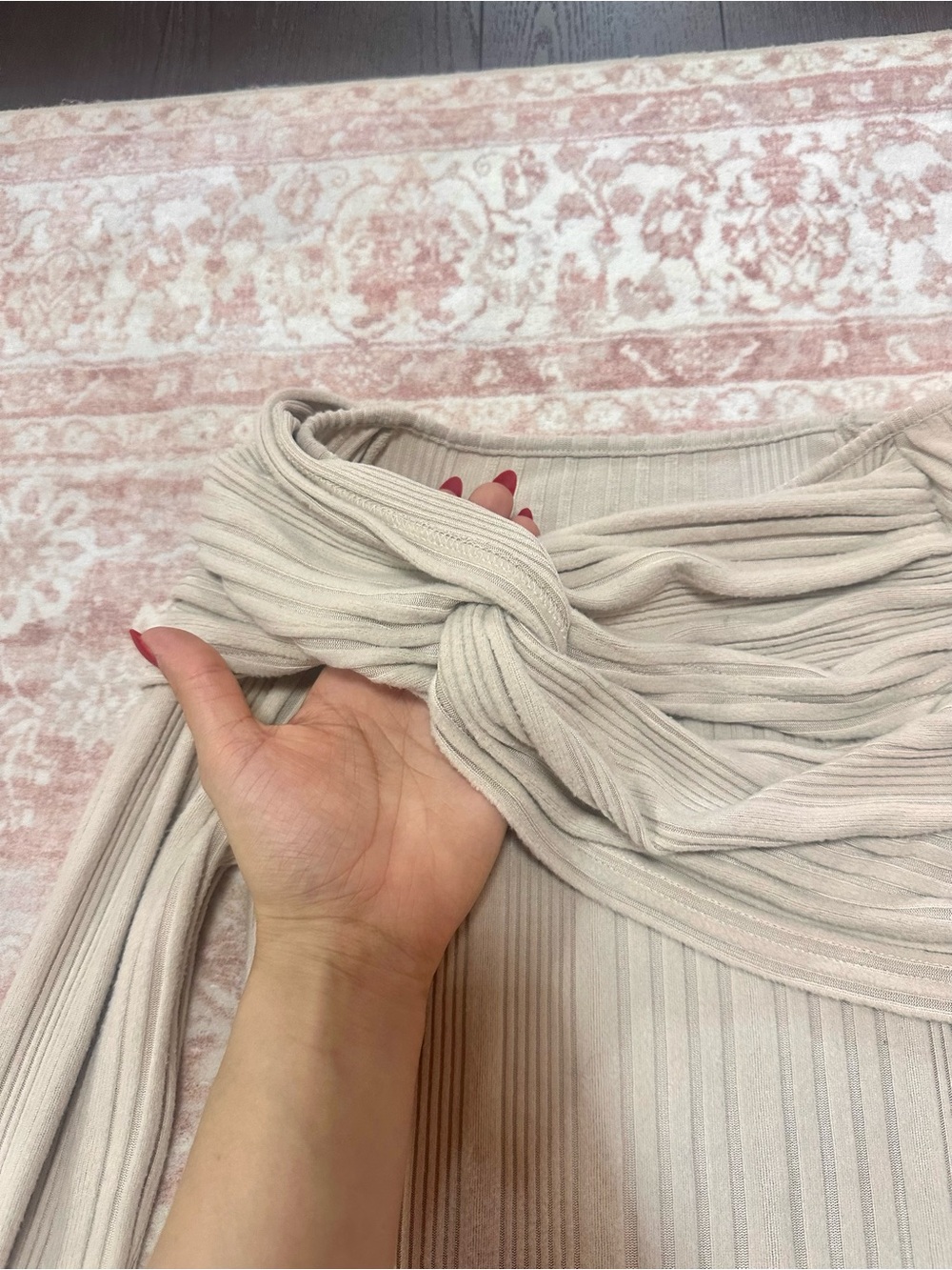 Commense 🤍 Off Shoulder Knot Long Sleeve Top - Picture 3 of 10